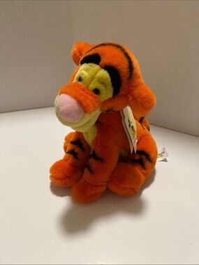 Vintage Walt Disney World Tigger plush NWT